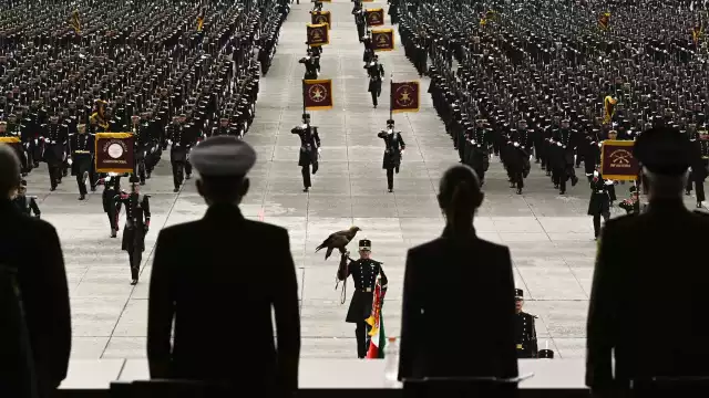 La jefa del Ejecutivo Federal encabezó la ceremonia en el Heroico Colegio Militar.