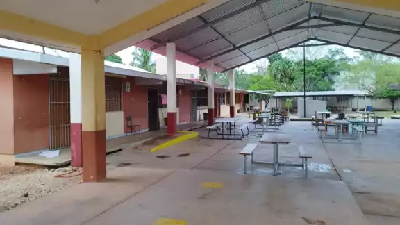 Las escuelas se encuentran en silencio, debido a la ausencia de los alumnos y maestros Las escuelas se encuentran en silencio, debido a la ausencia de los alumnos y maestros