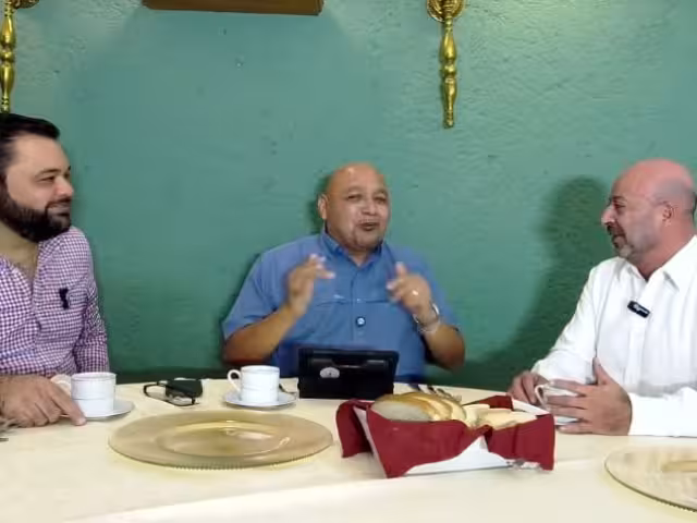 Que son grandes amigos, pero Richaud renunció