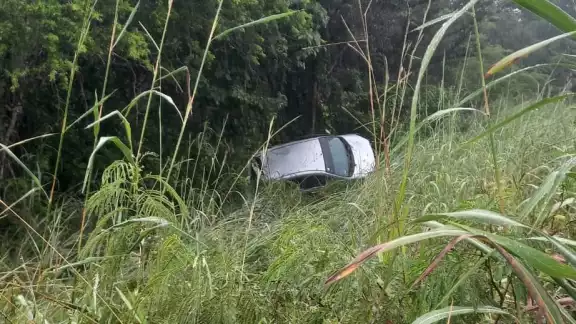 Una pareja resultó ilesa tras un accidente en la carretera federal Escárcega-Villahermosa Una pareja resultó ilesa tras un accidente en la carretera federal Escárcega-Villahermosa