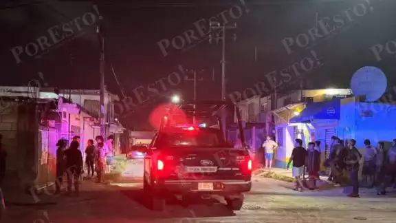 Los atacantes llegaron a bordo de una motocicleta, para después disparar y huir de la escena