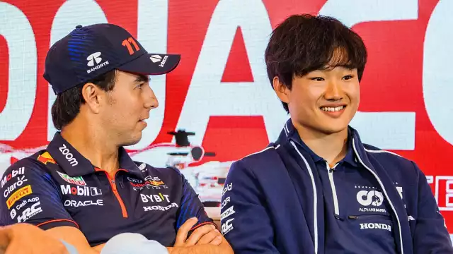 Checo y Yuki dentro de Red Bull