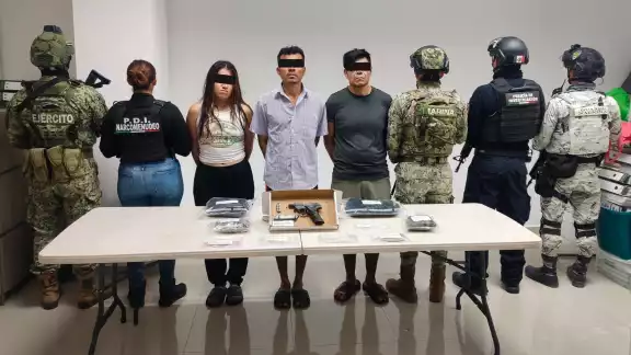 En órdenes de cateo diferentes entre los dos municipios fueron detenidos 8 sujetos En órdenes de cateo diferentes entre los dos municipios fueron detenidos 8 sujetos
