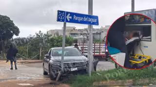 La conductora habría perdido el control del automóvil al ingresar a la glorieta