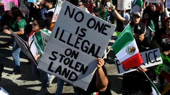 El sábado 14 de junio se realizará una megamarcha en Los Ángeles a las 9:45 a.m., partiendo del Ayuntamiento. El sábado 14 de junio se realizará una megamarcha en Los Ángeles a las 9:45 a.m., partiendo del Ayuntamiento.