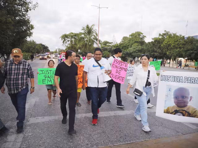 El padre del menor dijo que los delitos a aplicar son negligencia médica o falsedad en declaraciones