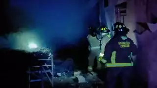 Se incendia inmueble en la colonia El Milagro de Cancún