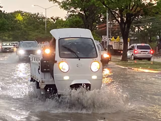 Huracán Rafael Provoca Lluvias Intensas en Campeche