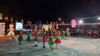 Estudiantes de primaria de Felipe Carrillo Puerto celebran el Festival Navideño  