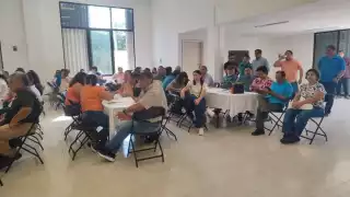 Profesores de nivel básico en Chetumal suspenden labores por reforma del ISSSTE
