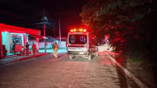  Encuentran a joven lesionado tirado en la banqueta de Escárcega; investigan posible robo o riña