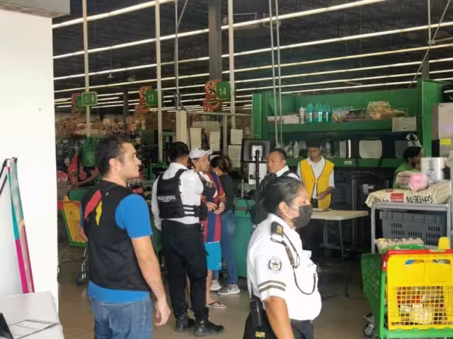 Seguridad privada sin protocolos facilita robos en tiendas