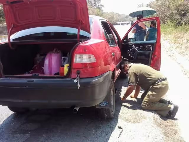 Los baches y hoyancos en las carreteras de Campeche afectan a los turistas diariamente