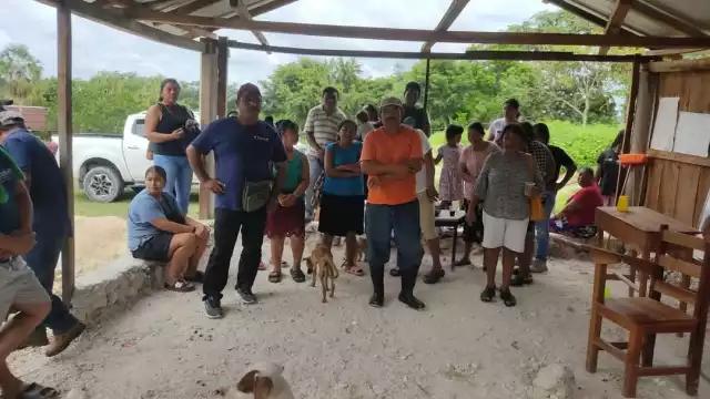 Habitantes protestan por intento de invalidar elección de Eduardo Helston