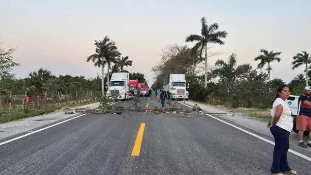 La CFE pidió a pobladores de la Península de Atasta realizar un censo de usuarios que pagan o no la luz.