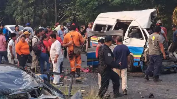 Accidente vial en Tabasco deja 11 personas muertas