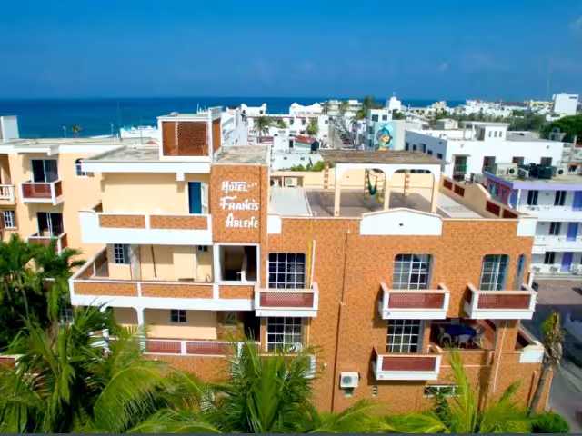 Con base en las reservaciones, empresarios no creen que mejore mucho el panorama en las vacaciones de verano. Por ahora, ahorran en gastos operativos