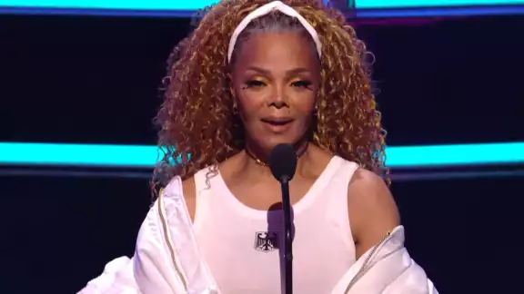 Janet Jackson dio un discurso de agradecimiento tras su interpretación en los AMAs 2025 Janet Jackson dio un discurso de agradecimiento tras su interpretación en los AMAs 2025