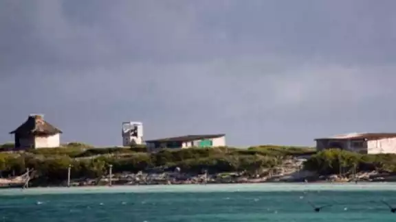 A pesar de las malas condiciones climatológicas, cazacrustáceo ya instalaron varios kilómetros de redes, su principal herramienta. A pesar de las malas condiciones climatológicas, cazacrustáceo ya instalaron varios kilómetros de redes, su principal herramienta.