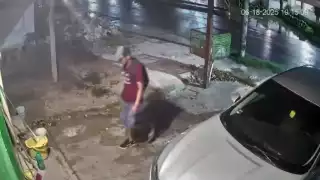 Ladrón de escobas y utensilios de limpieza alarma a vecinos de Escárcega; exigen vigilancia