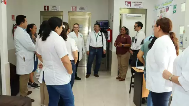 Mientras los galenos y demás trabajadores solicitan protección, los pobladores de la comunidad exigen que haya seguridad y no se afecte la atención médica.