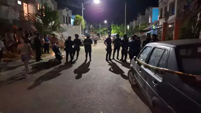 Los habitantes lanzaron piedras y objetos varios contra los uniformados, tras aparentemente la manipulación de evidencias