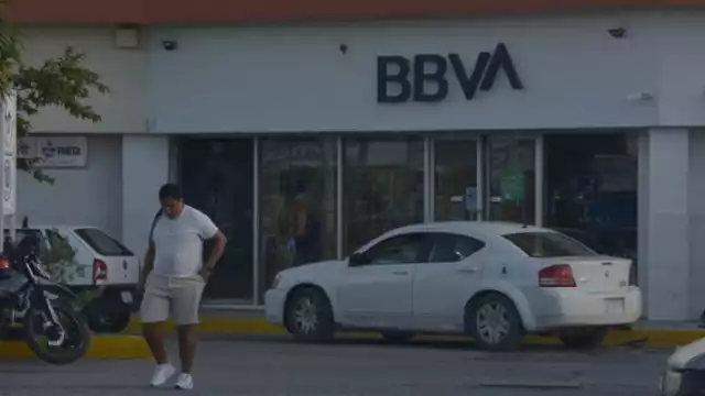 Algunas personas acudieron durante la mañana del lunes aprovechando que no había mucha gente