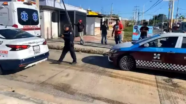 Tensión tras accidente vial en Xtampak: lesionada y fuga del responsable