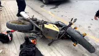 Pareja de motociclistas resulta lesionada tras choque con camioneta en Lerma, Campeche