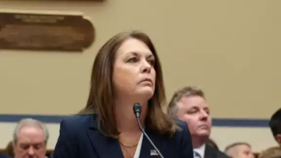 La directora del Servicio Secreto de Estados Unidos, Kimberly Cheatle, presentó su renuncia tras el atentado contra Donald Trump