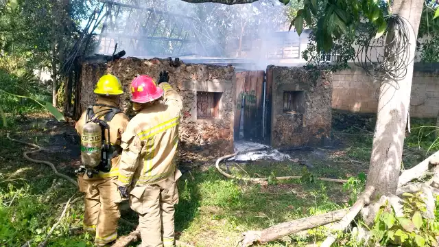 Solo se reportaron daños materiales, ya que nadie vivía dentro de las casas