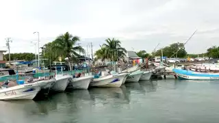 Cerca de 150 prestadores de servicios y 600 marinos se quedaron en tierra debido a las adversas condiciones del tiempo, en Lázaro Cárdenas