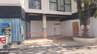 Más de 10 disparos contra oficinas en Tulum provocan fuerte movilización policiaca