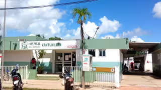 Pacientes dijeron que llegan a las 4:00 horas para conseguir una de 20 fichas que entregan