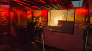 Incendio en dos palapas  deja en cenizas una casa de la colonia In House de Playa del Carmen