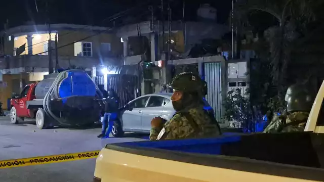 En el lugar, los agentes hallaron ocho casquillos percutidos por lo que procedieron a acordonar el área para preservar la escena