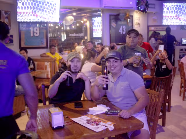 Dueños de restaurantes y discotecas dijeron que la medida debe ser pareja para todos los negocios