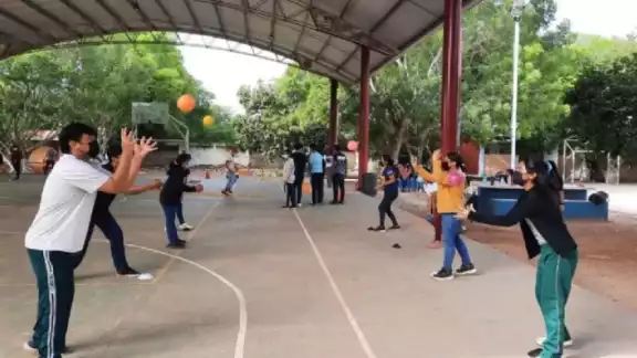 Implementarán temas para los maestros para que los aborden en el salón de clases como una estrategia preventiva Implementarán temas para los maestros para que los aborden en el salón de clases como una estrategia preventiva
