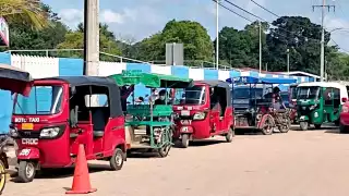  Mototaxistas de localidades de Quintana Roo prevén fiestas agridulces   