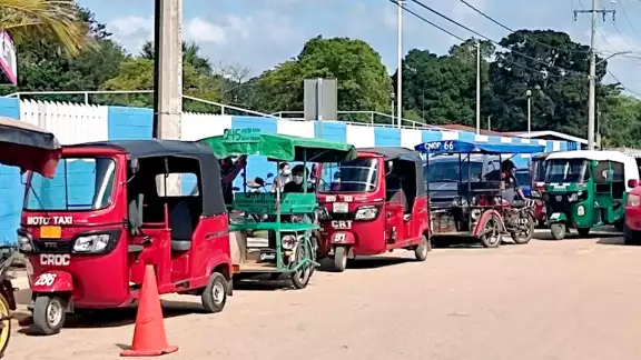 Prevén mototaxistas fiestas agridulces