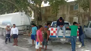 Empleados de Eura e ISVA en Chetumal protestan por el adeudo  de sus pagos 