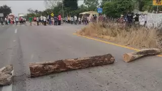 Ejidatarios abren la carretera Chetumal-Mérida tras siete horas de bloqueo 
