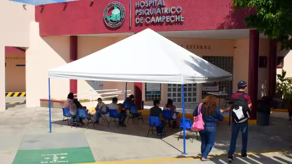 Trabajan en una estrategia para detectar a estudiantes con factores de riesgo y enviarlos a atención Trabajan en una estrategia para detectar a estudiantes con factores de riesgo y enviarlos a atención