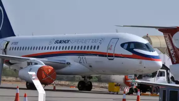 Superjet ruso se estrella en Moscú y mueren todos sus tripulantes Superjet ruso se estrella en Moscú y mueren todos sus tripulantes