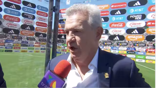 El Vasco salió molesto del partido ante la derrota