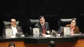 Senado aprueba reforma que convierte a Pemex y CFE en empresas públicas del Estado