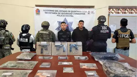 Los detenidos portaban tres armas cortas y múltiples cartuchos Los detenidos portaban tres armas cortas y múltiples cartuchos
