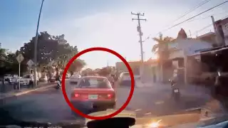 Conductor se da a la fuga tras atropellar a una mujer y a su hija   en Cancún 