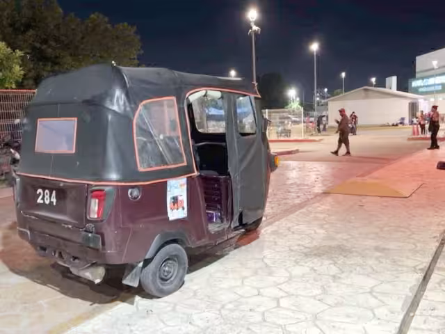 Abordo de una mototaxi, el joven fue llevado a su familia al hospital