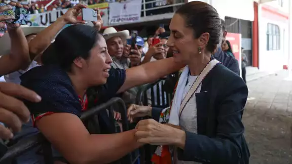 Sheinbaum anuncia obras y apoyos millonarios para Michoacán durante su gira nacional Sheinbaum anuncia obras y apoyos millonarios para Michoacán durante su gira nacional